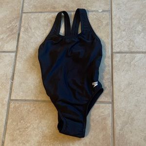Girl’s speedo - 1 piece size 4T